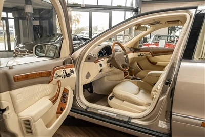 Која је разлика између Мерцедеса В220 и В221?